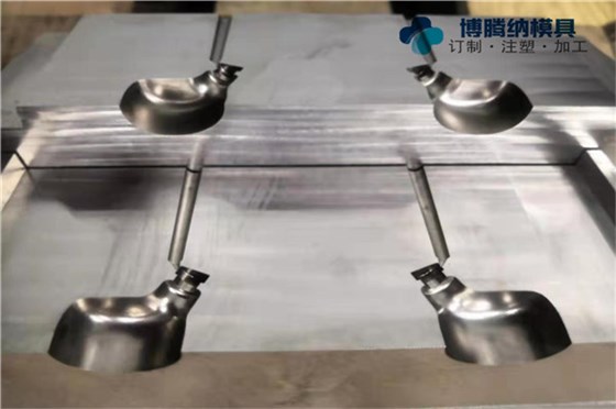 深圳藍(lán)牙耳機(jī)模具加工哪家行？博騰納，獲得全國300家企業(yè)的口碑認(rèn)可